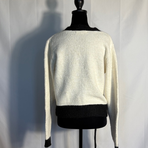 Timeless Long sleeves cardigan with button closure - Picture 4 of 9